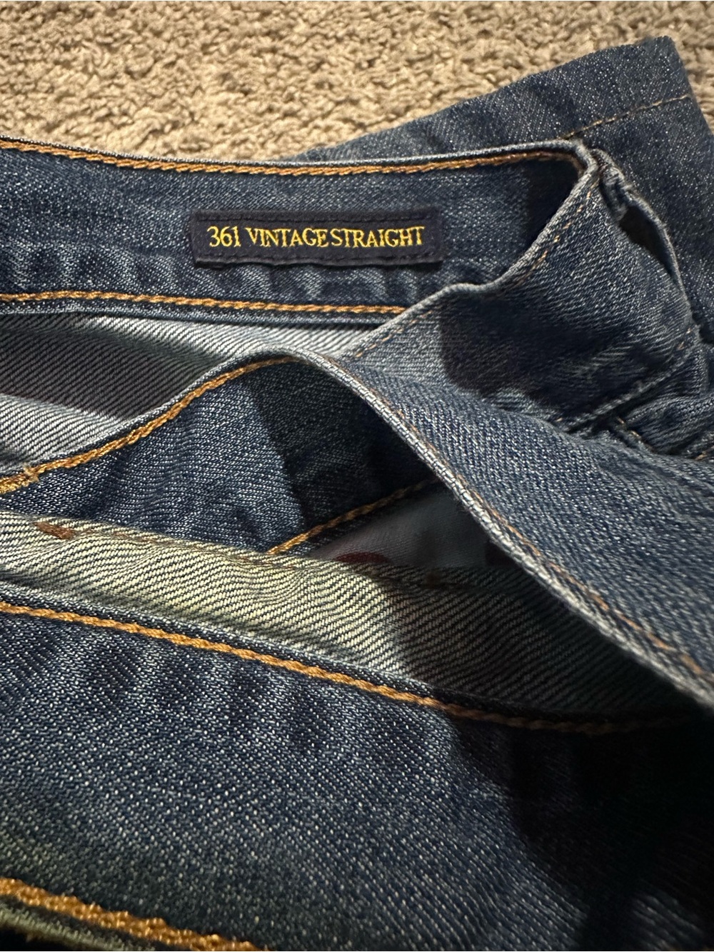 Lucky Brand Men's Medium Blue Straight Jeans - Picture 8 of 8
